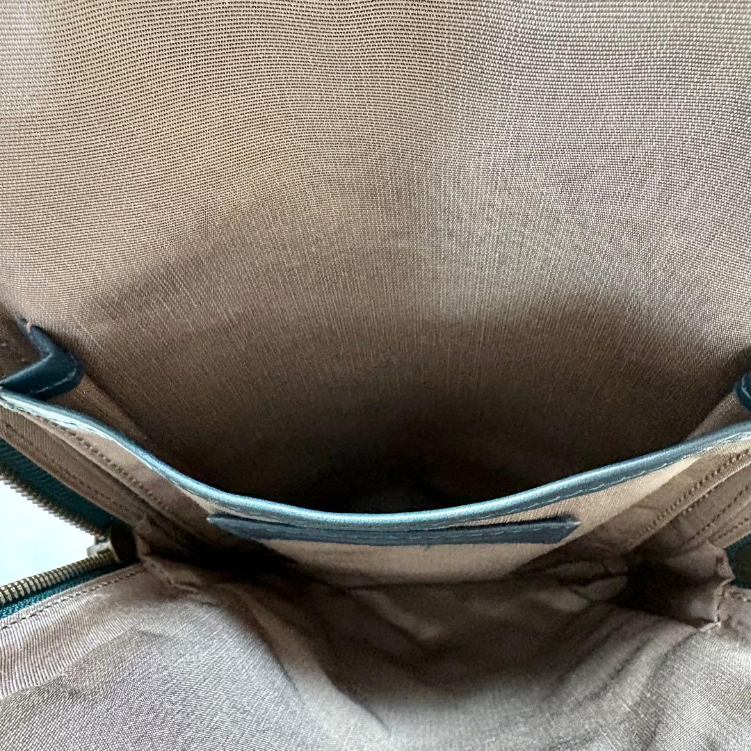 美品 マザーハウス カゼマトウ ボディバッグ レザー ネイビー 斜め掛け 本革