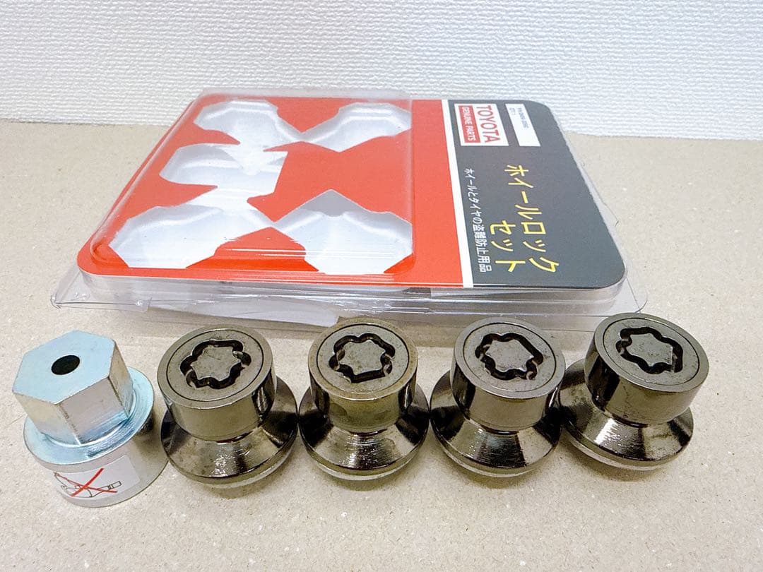 トヨタ純正　ホイールロックセット　ロックナット　マックガード　ダーククローム