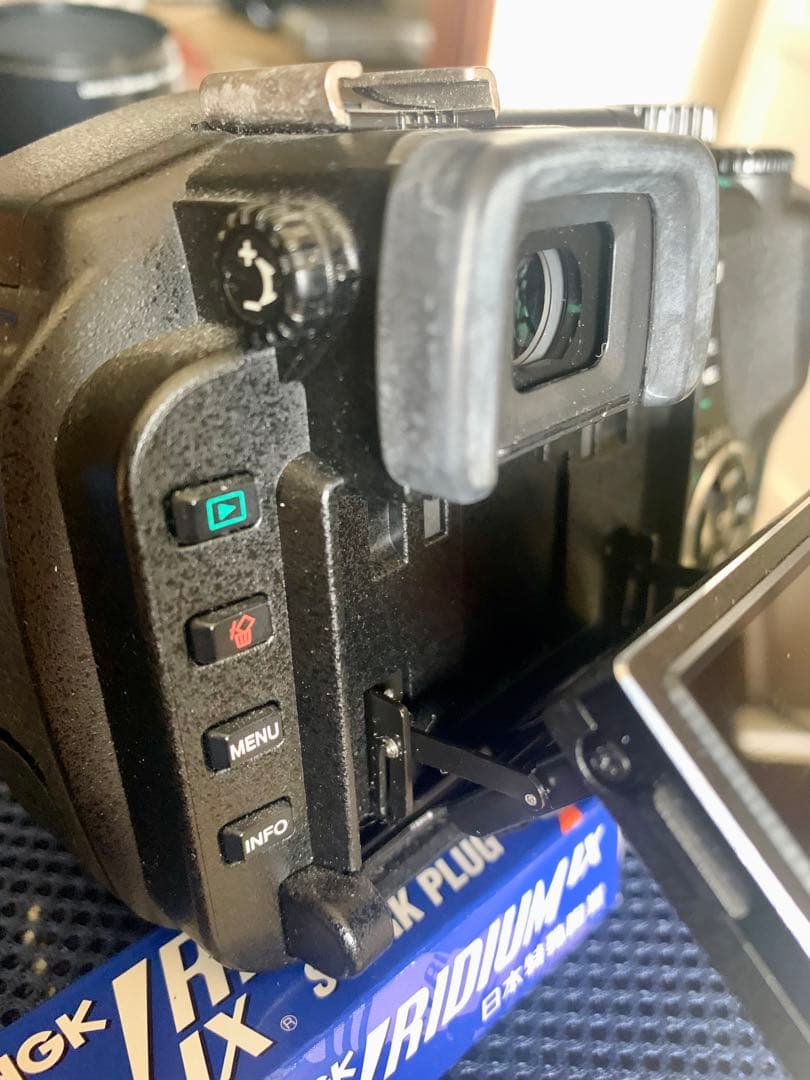 オリンパス　E330 電源スイッチやや難あり