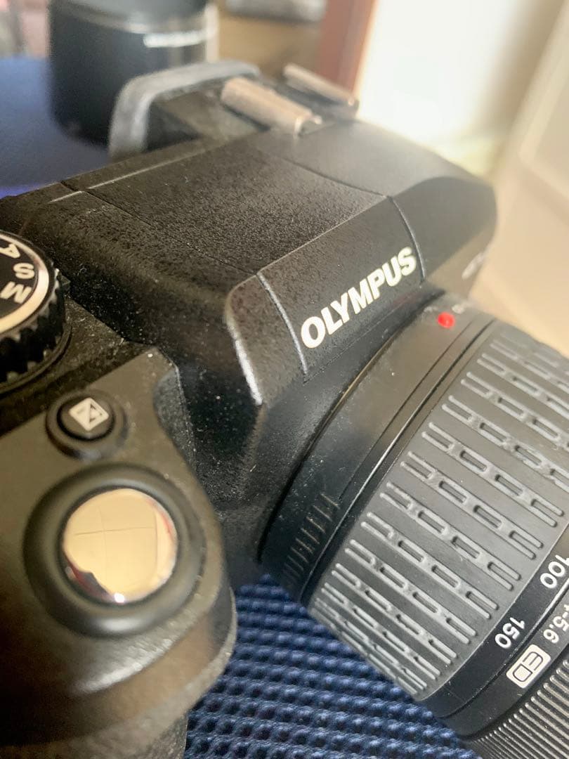 オリンパス　E330 電源スイッチやや難あり