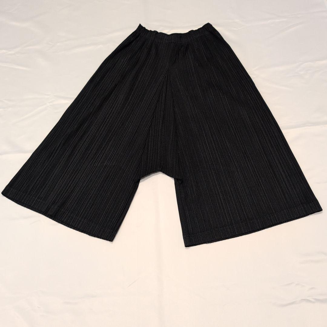 プリーツプリーズ ♥中古品 黒 ガウチョパンツ