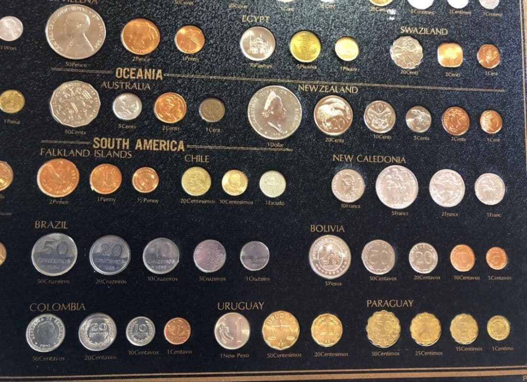 180種 世界の コレクション 外貨　銀貨　美品