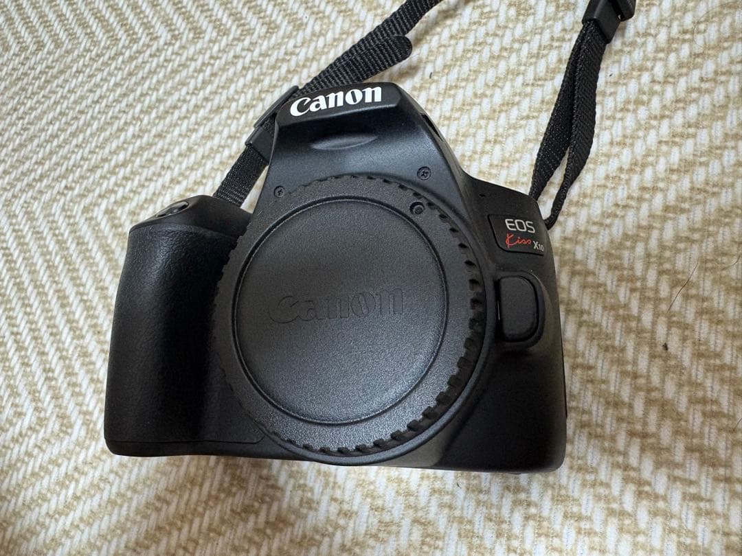 【美品】Canon デジタル一眼レフカメラ EOS Kiss X10