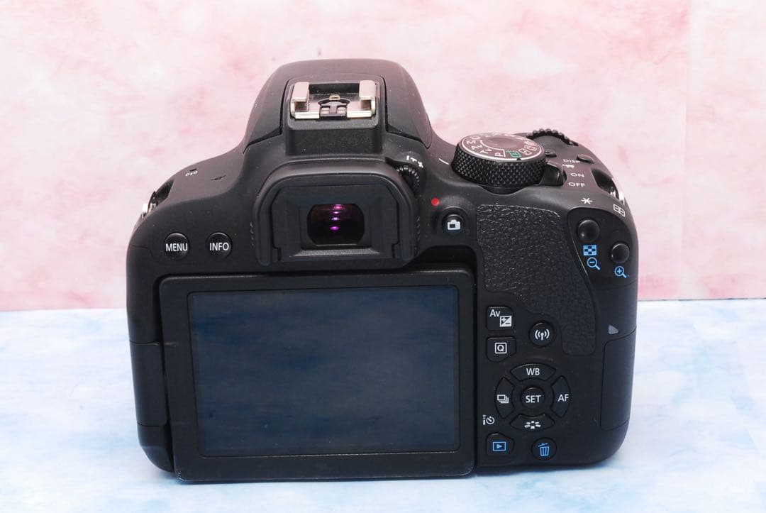 Canon Kiss X9i☆Wレンズ☆一眼レフカメラ☆持ち運び用バッグ付