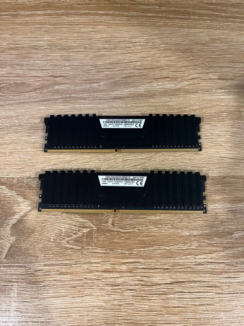 メモリー CMK16GX4M2A2666C16 DDR4 PC4-21300 8GB x2