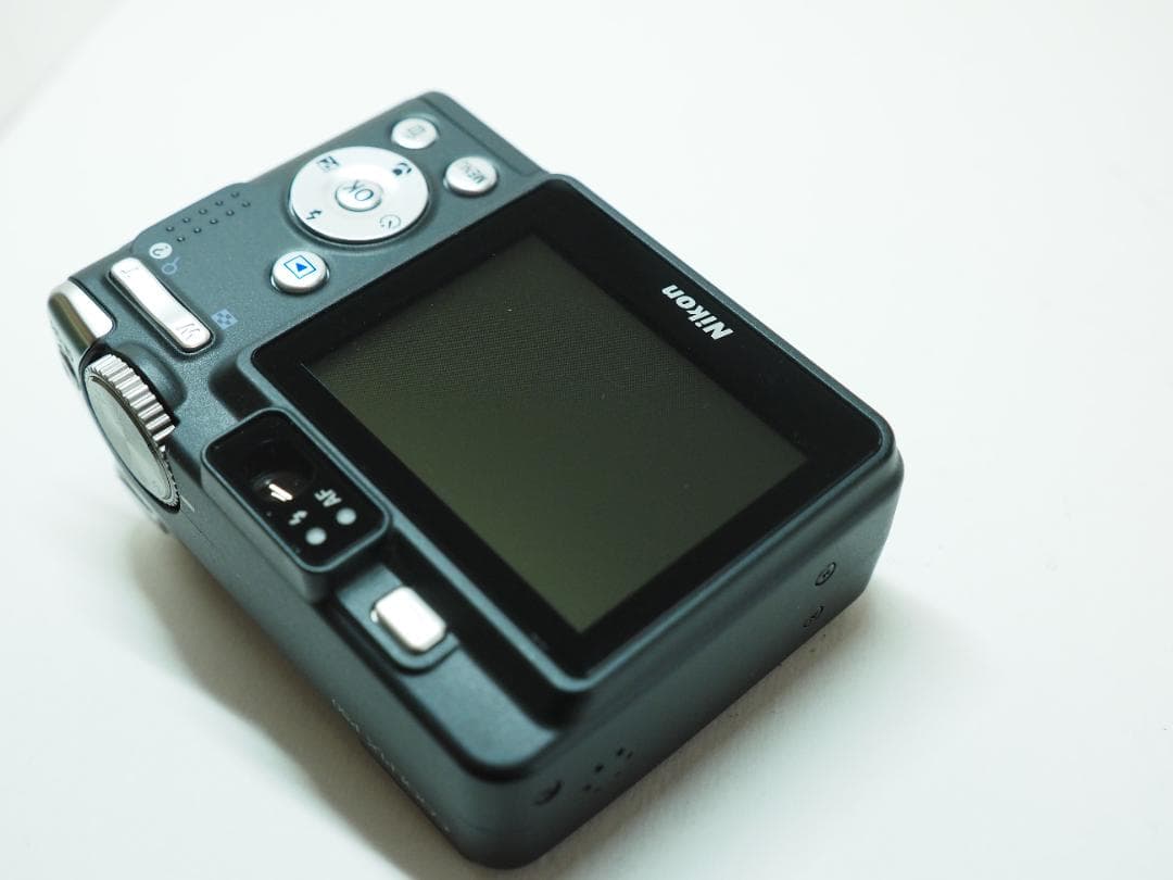 動作確認済 Nikon COOLPIX P50 単3電池タイプ デジタルカメラ