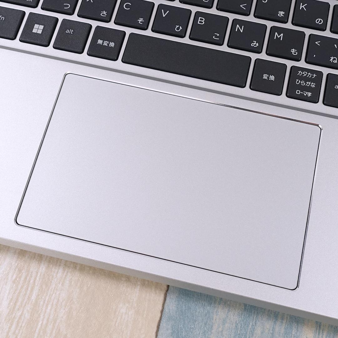 超高速新品ＳＳＤ５００ＧＢ換装済み✨美品の東京生産✨１０コアの第１２世代コアｉ５