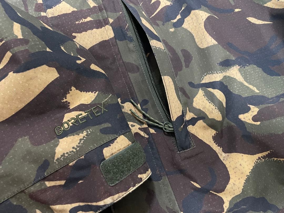 BURTON バートン GORE-TEX RADIAL JACKET 迷彩 M