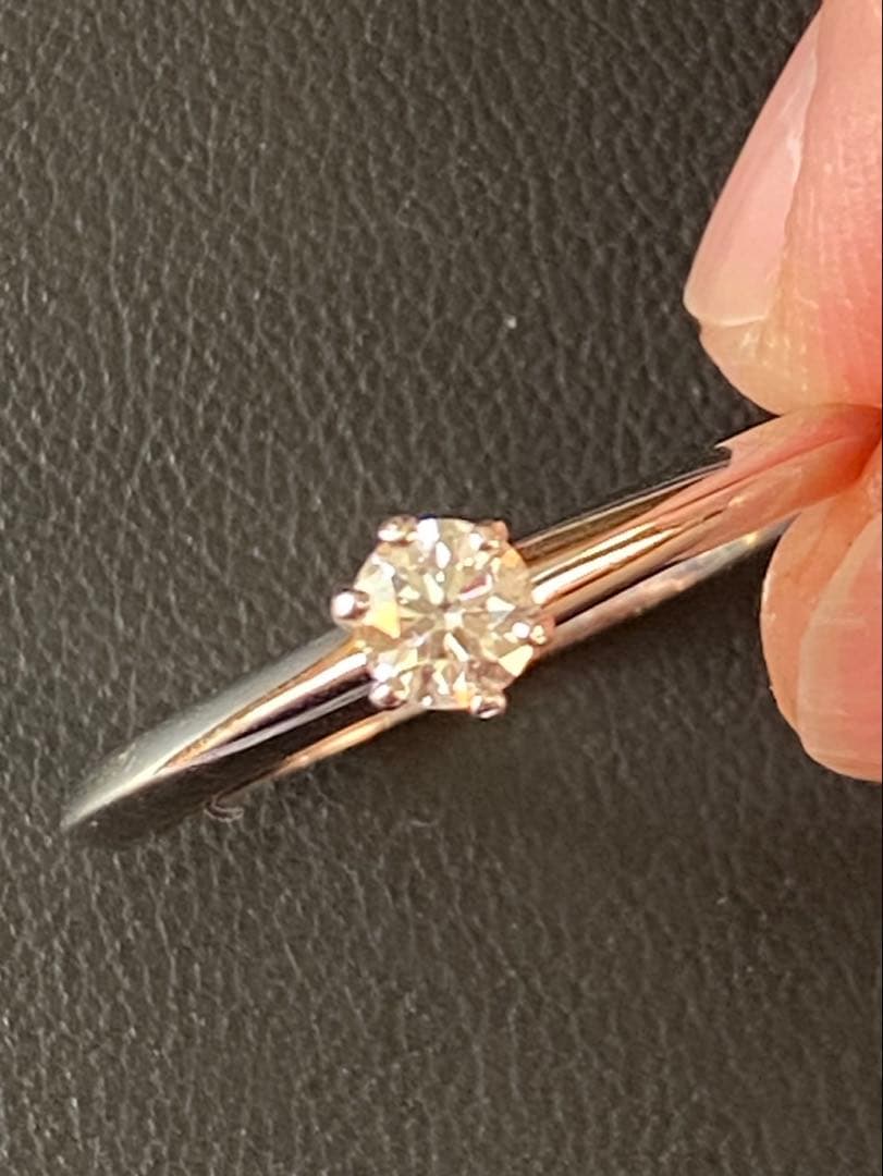 テァファニー　婚約指輪　２０号　0.258カラット