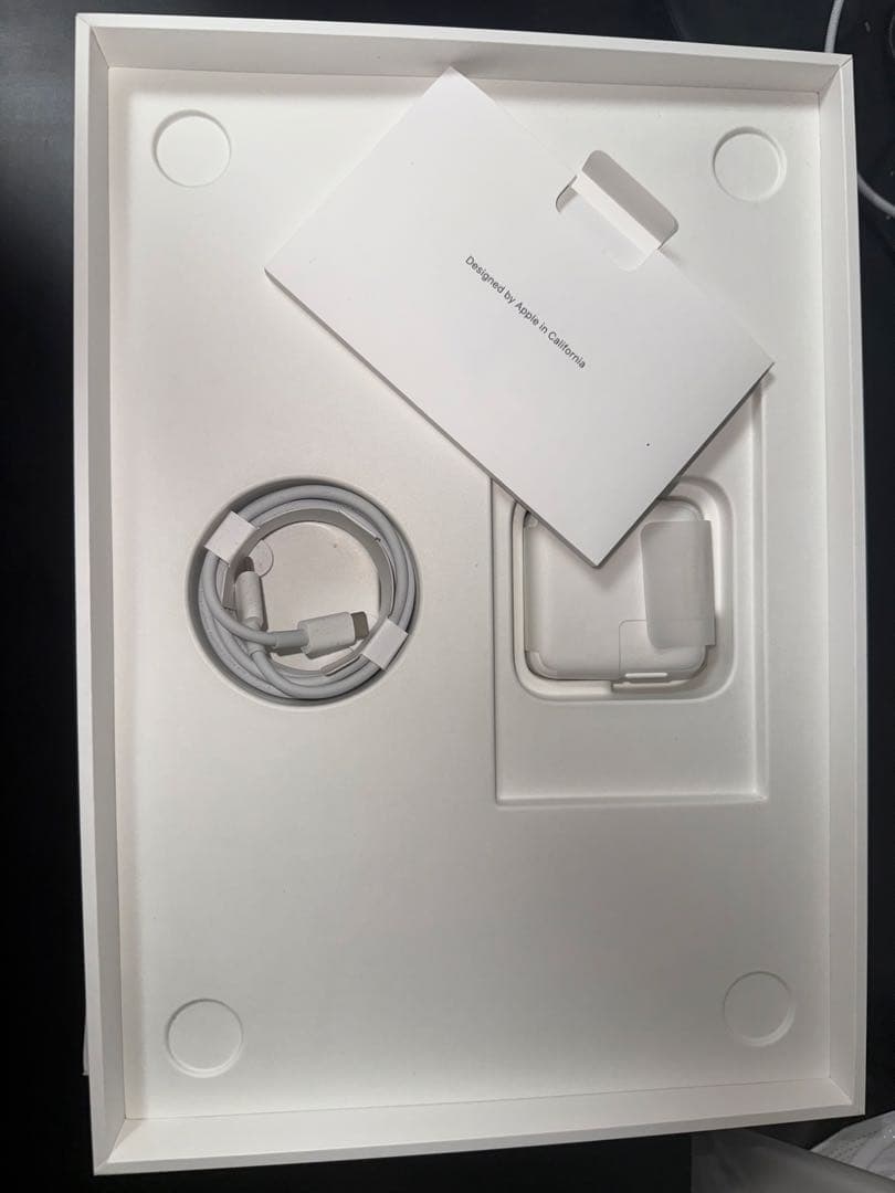 美品　Macbook air M1 2020