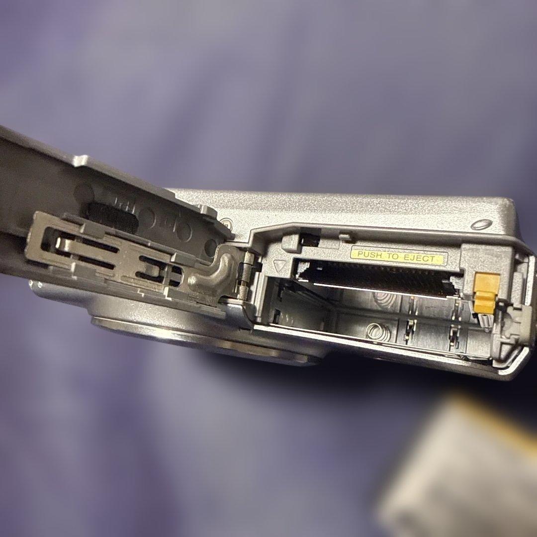 FUJIFILM Finepix F100fd コンパクトデジタルカメラ