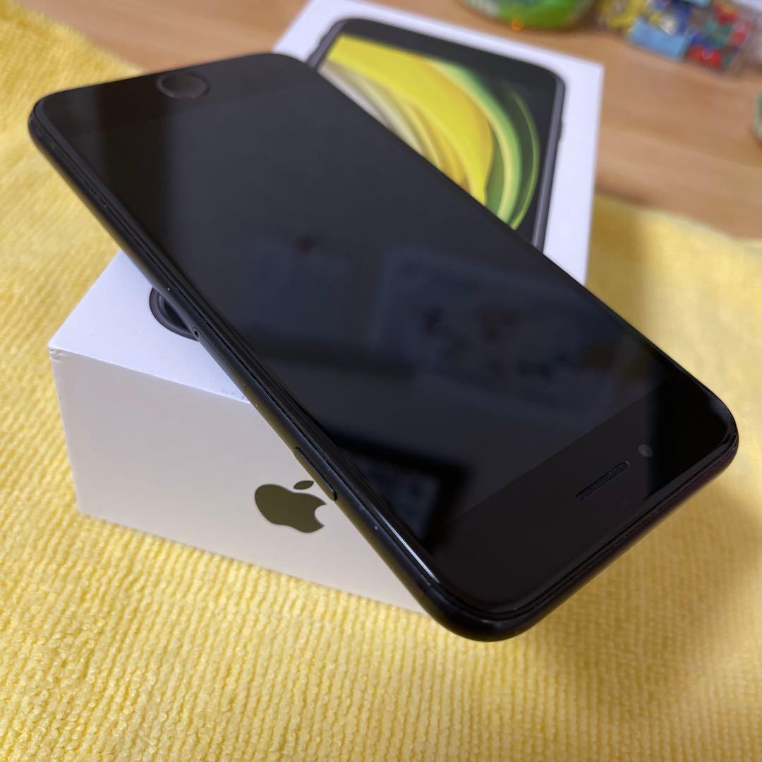 か*ん様 iPhone SE (第2世代) 本体 バッテリー最大容量86% 　付