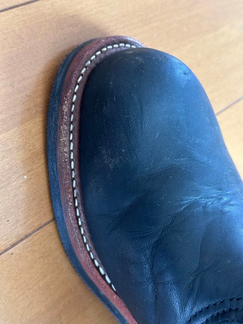 黒いレザーエンジニアブーツ