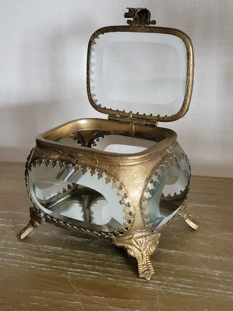 フランスアンティーク　ジュエリーボックス　装飾　ガラス小物入れ