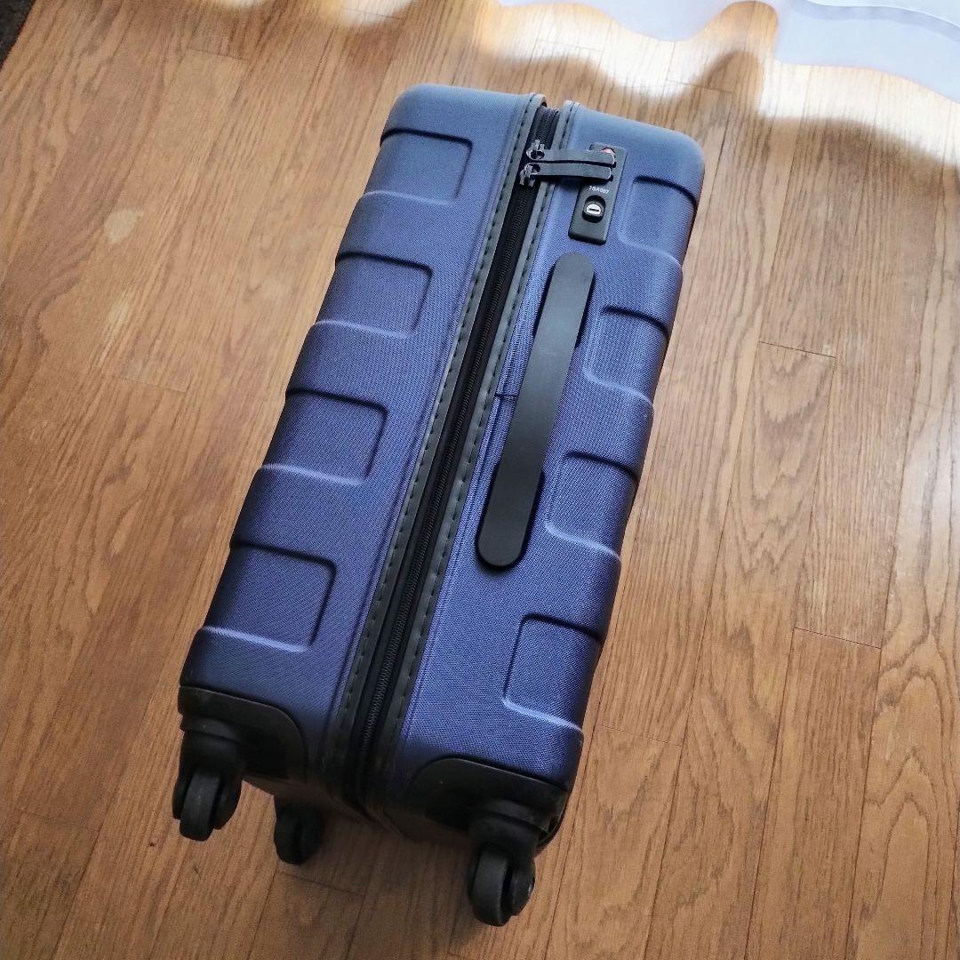 無印良品 33リットル　紺色系　バーを自由に調節できるハードキャリーケース