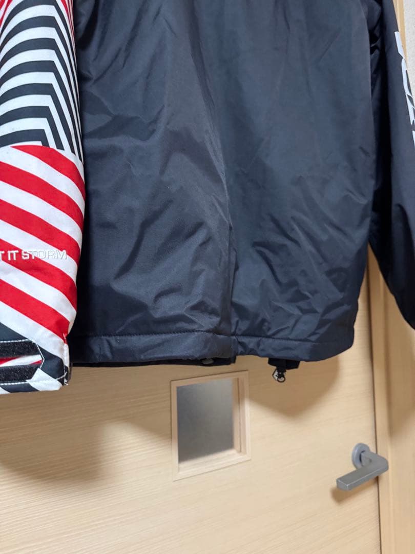 【美品】VOLCOM ボルコム スノーボードウェア ジャケット Mサイズ メンズ