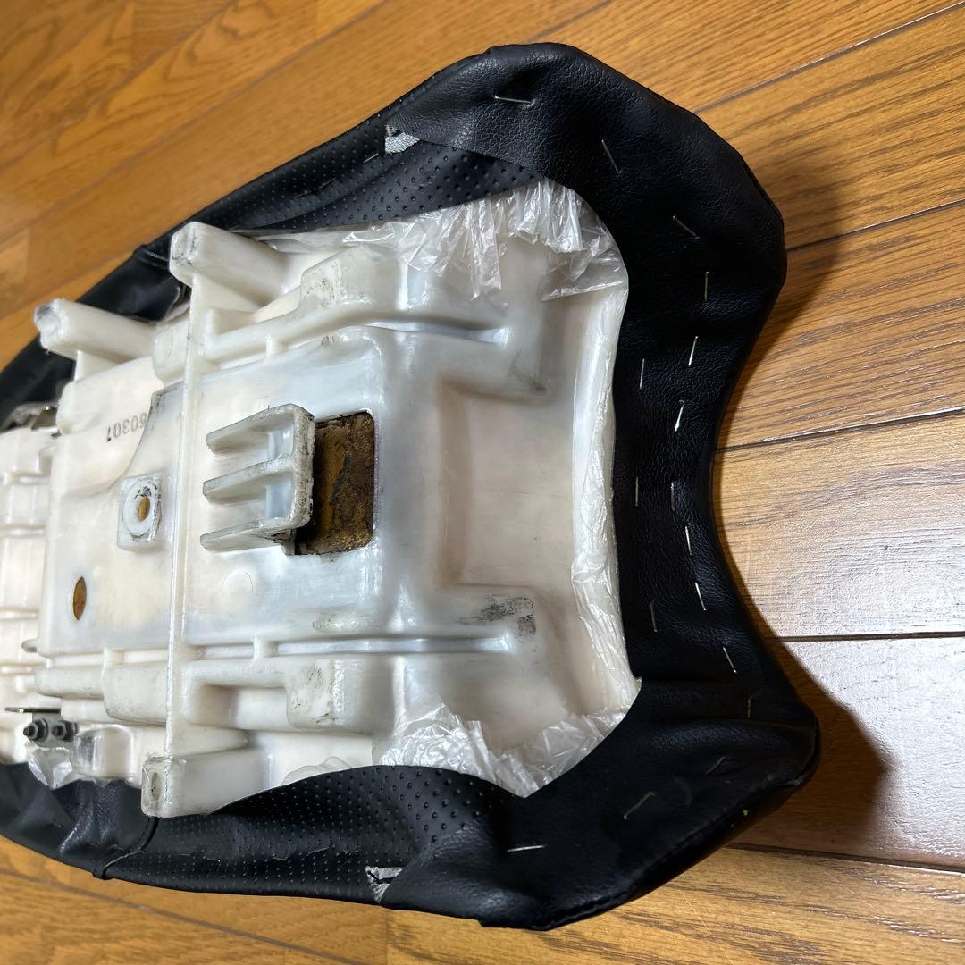 t*i様 ZZR1100C ディンプル生地張り替え済シート 0126