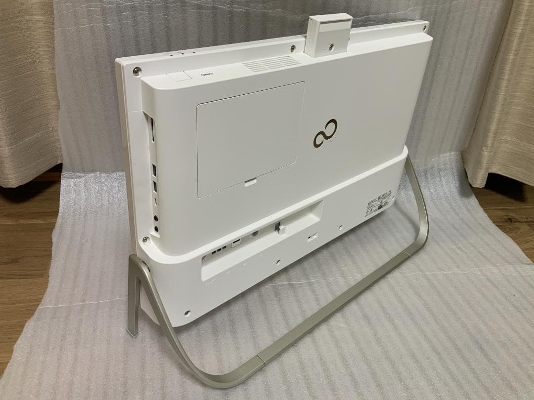 FMVWC2F1B/Win11/8GB/i3/Office有/SSD/BD視聴可