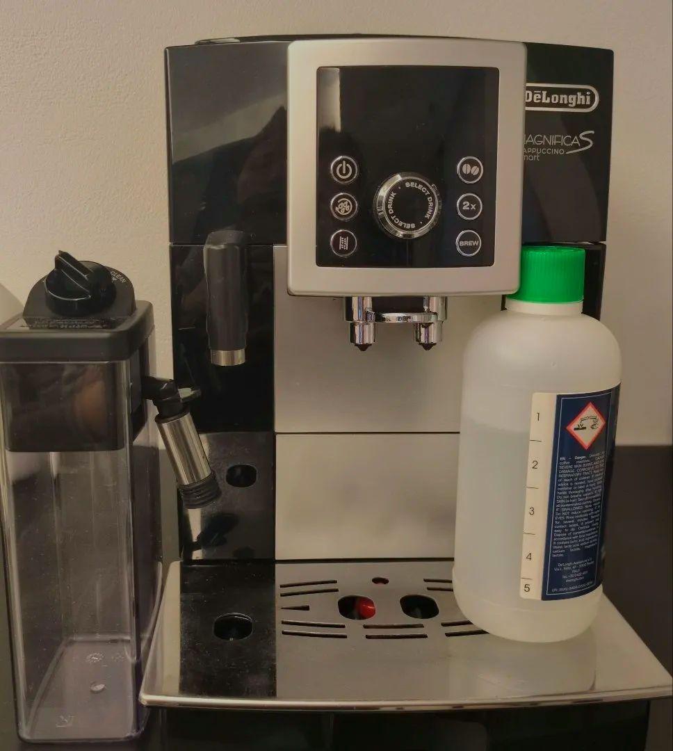 デロンギ　マグニフィカSカプチーノ　スマート　全自動エスプレッソマシン 箱あり