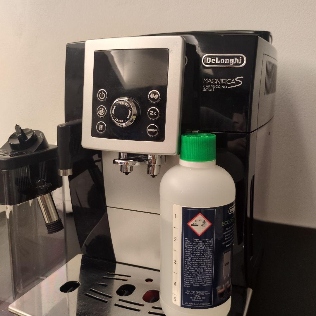 デロンギ　マグニフィカSカプチーノ　スマート　全自動エスプレッソマシン 箱あり