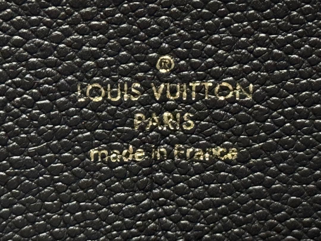 LOUIS VUITTONルイヴィトン　ジッピーウォレット長財布　ブラック