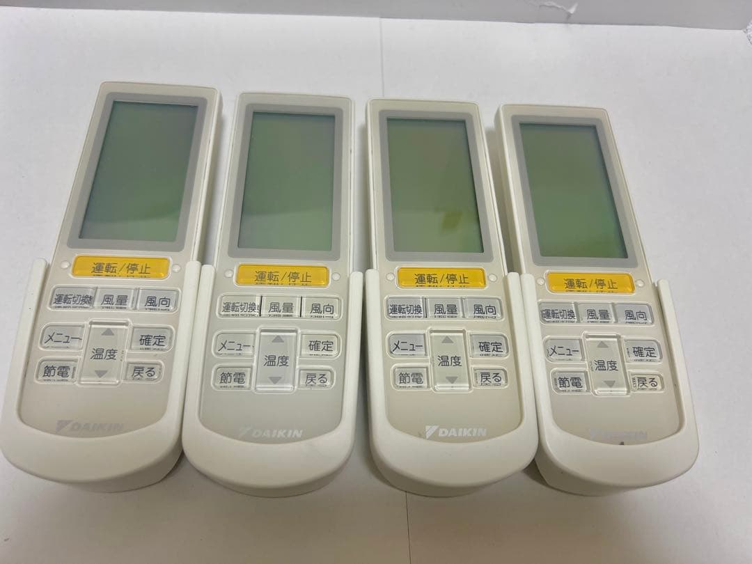 深*ム様 【中古】DAIKINエアコンリモコン　BRC4L101 (4個セット)