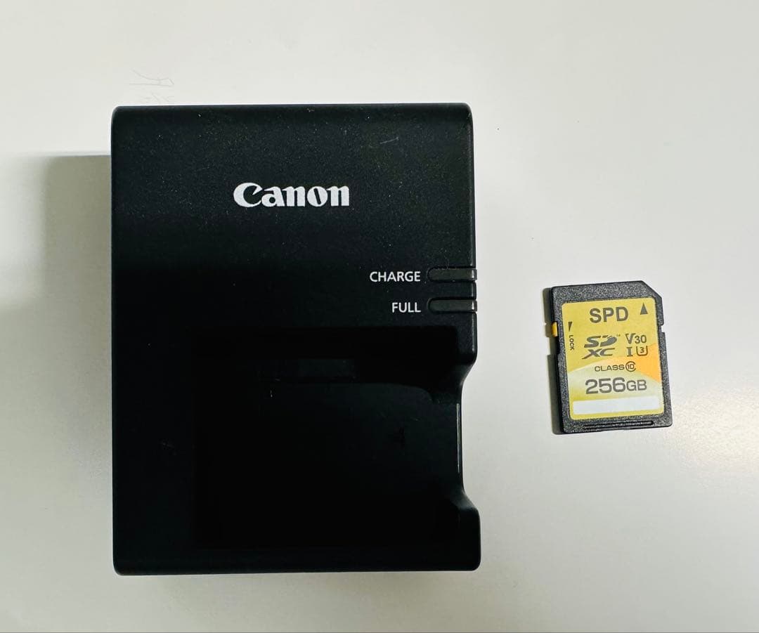 デジタルカメラ Canon EOS Kiss X90 YONGNUO YN50mm F1.8