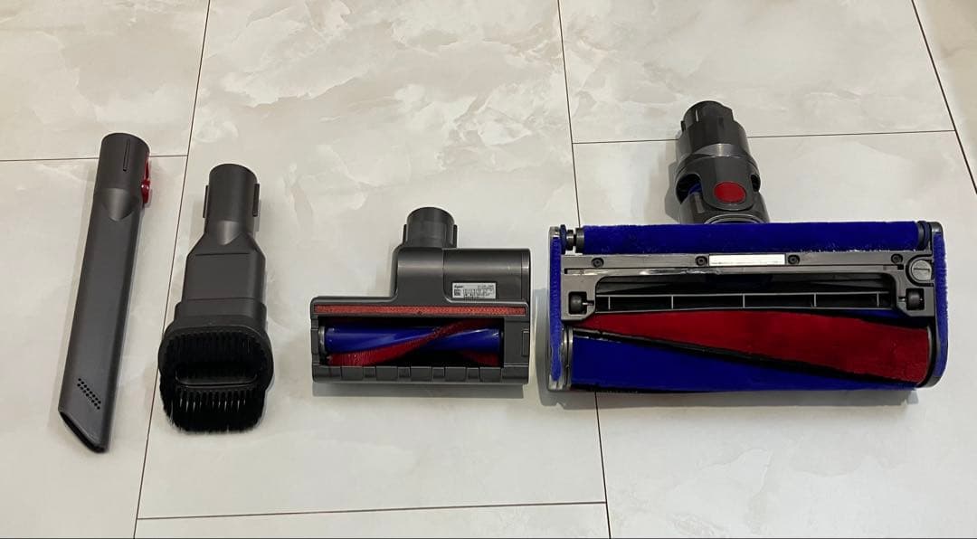 Dyson V8 コードレス掃除機 シルバー/ブルー/レッド