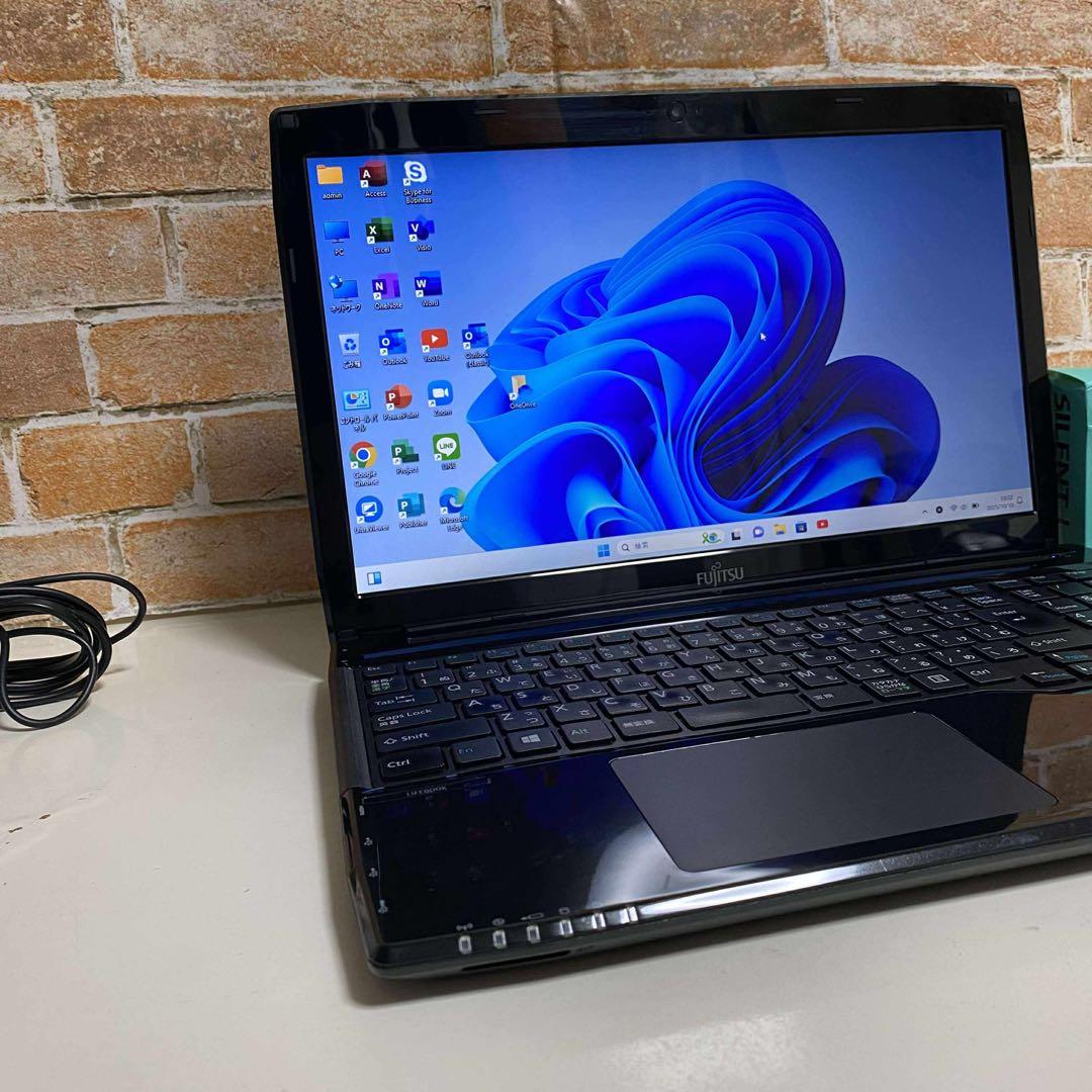 FUJITSUノート PC Corei7 SSD500GB Windows11