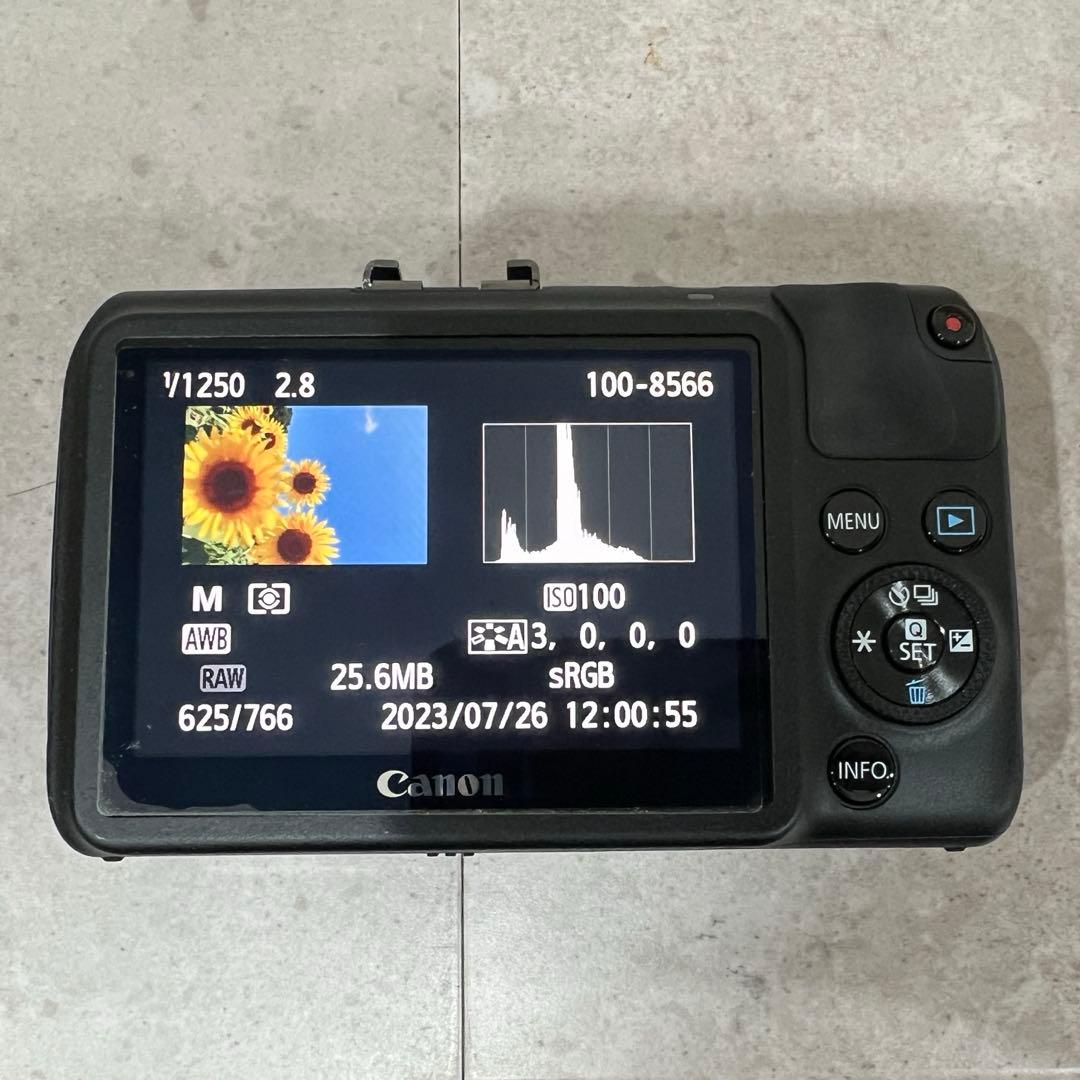 EOS M 本体、バッテリー、取扱説明書 ジャンク