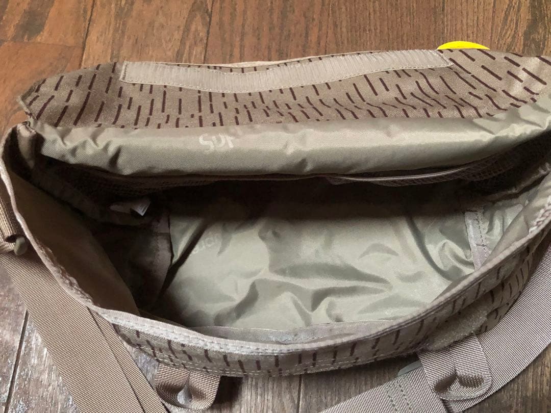 バッグ Supreme 24FW Messenger Bag Tan Raindrop