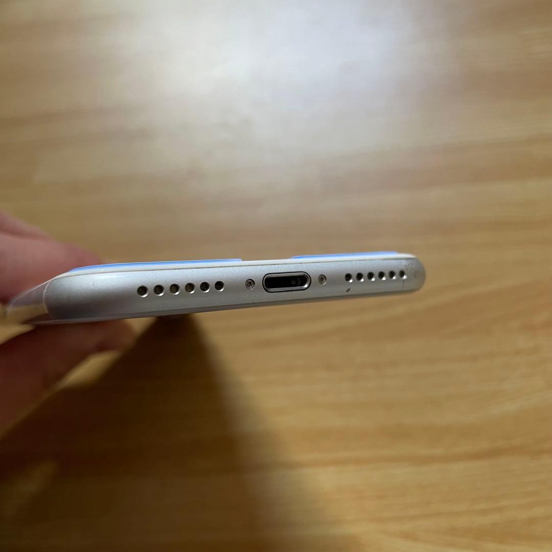Apple iPhone 8 / 64GB / シルバー