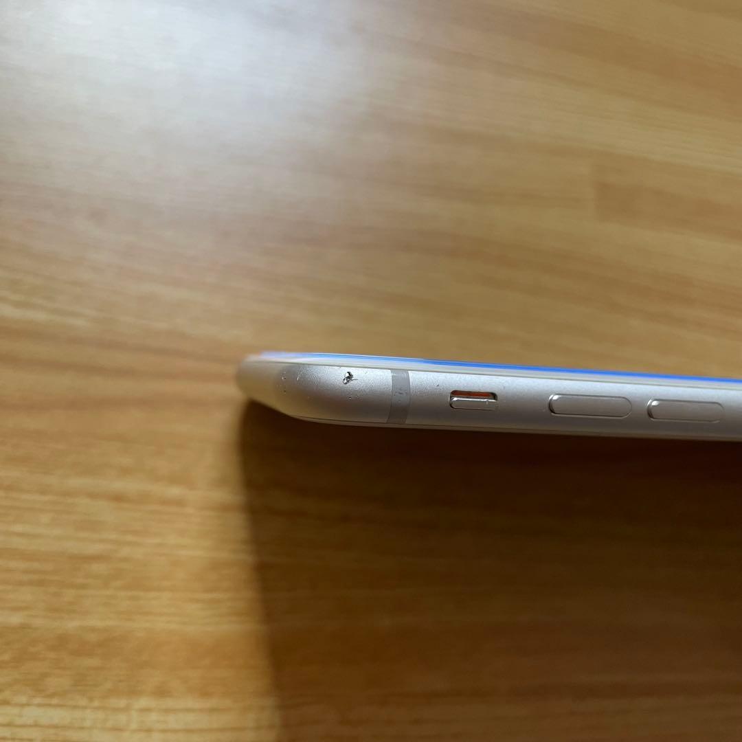 Apple iPhone 8 / 64GB / シルバー