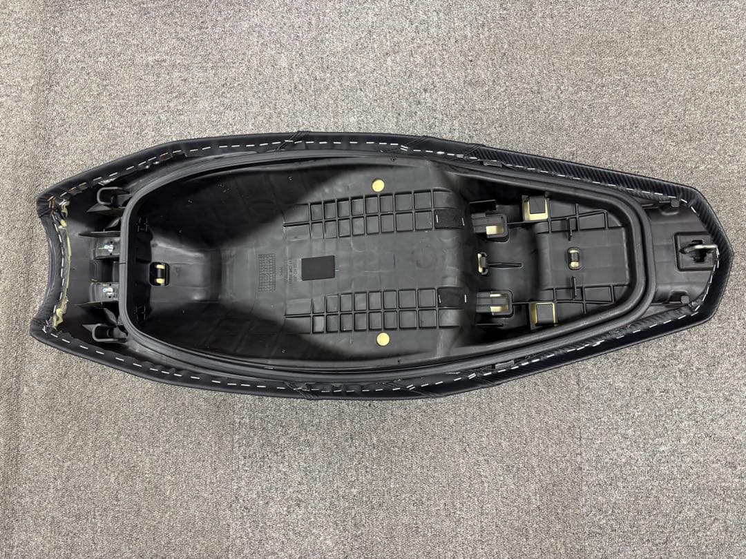 TWR製 PCX125用/PCX160用純正ベース加工 ローダウンカスタムシート