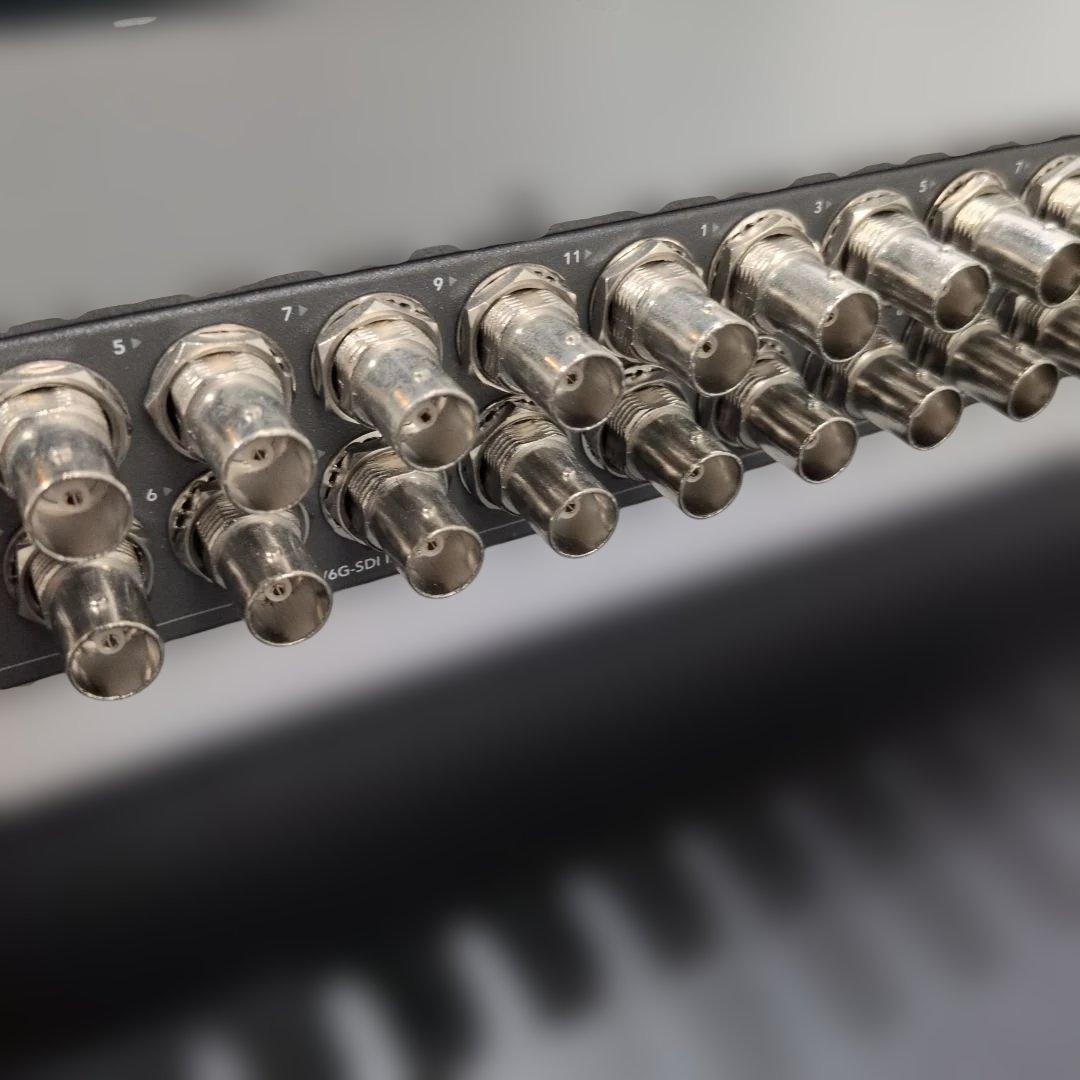 分配器・切替器 Blackmagicdesign Smart Videohub 12x12