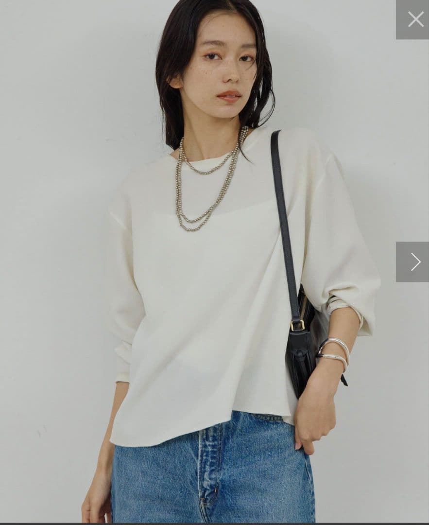 バックスリットブラウスTee ホワイト ガリャルダガランテ