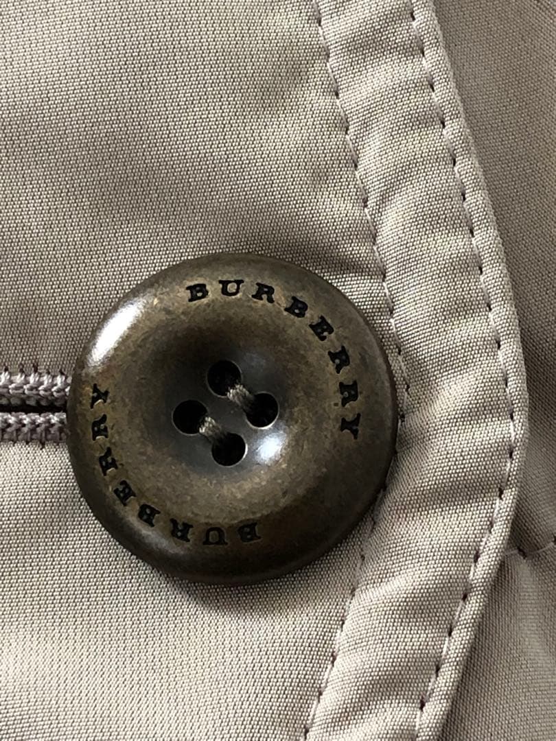 ☆中古☆バーバリー　レディース　ダウンコート　サイズ38ベージュ系