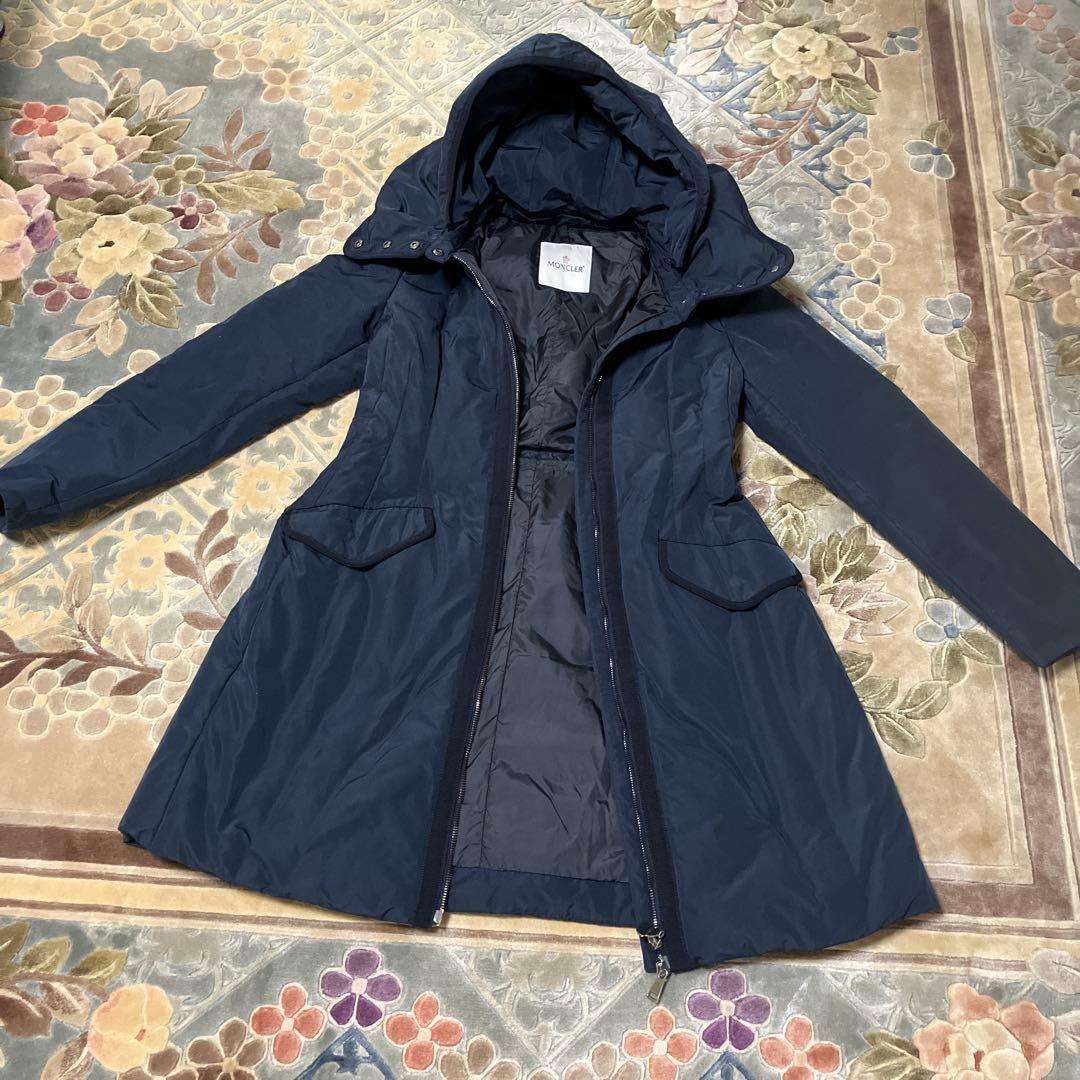MONCLER ネイビー フード付きダウンジャケット　予約品