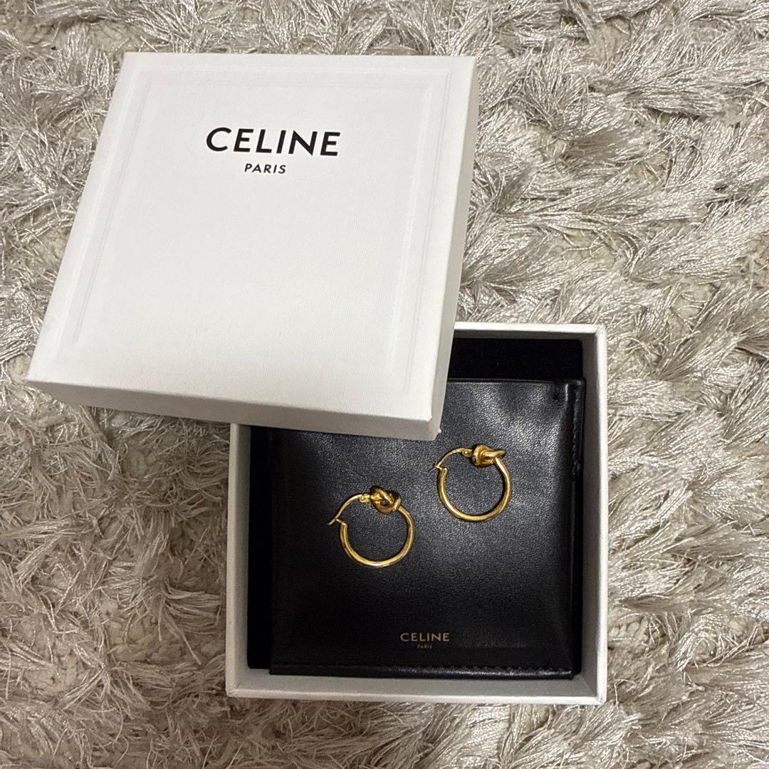 CELINE セリーヌ ノットスモールフープピアス ゴールド テテ着用