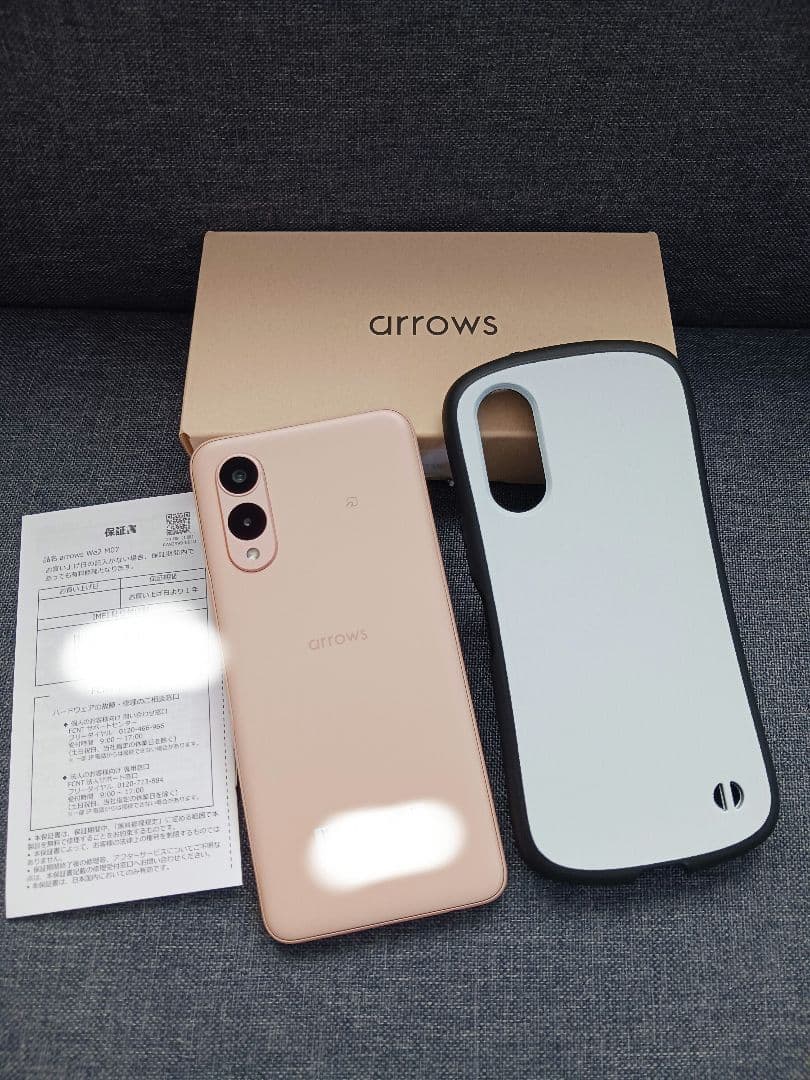 美品　arrowsWe2 M07 ライトオレンジ　楽天モバイル