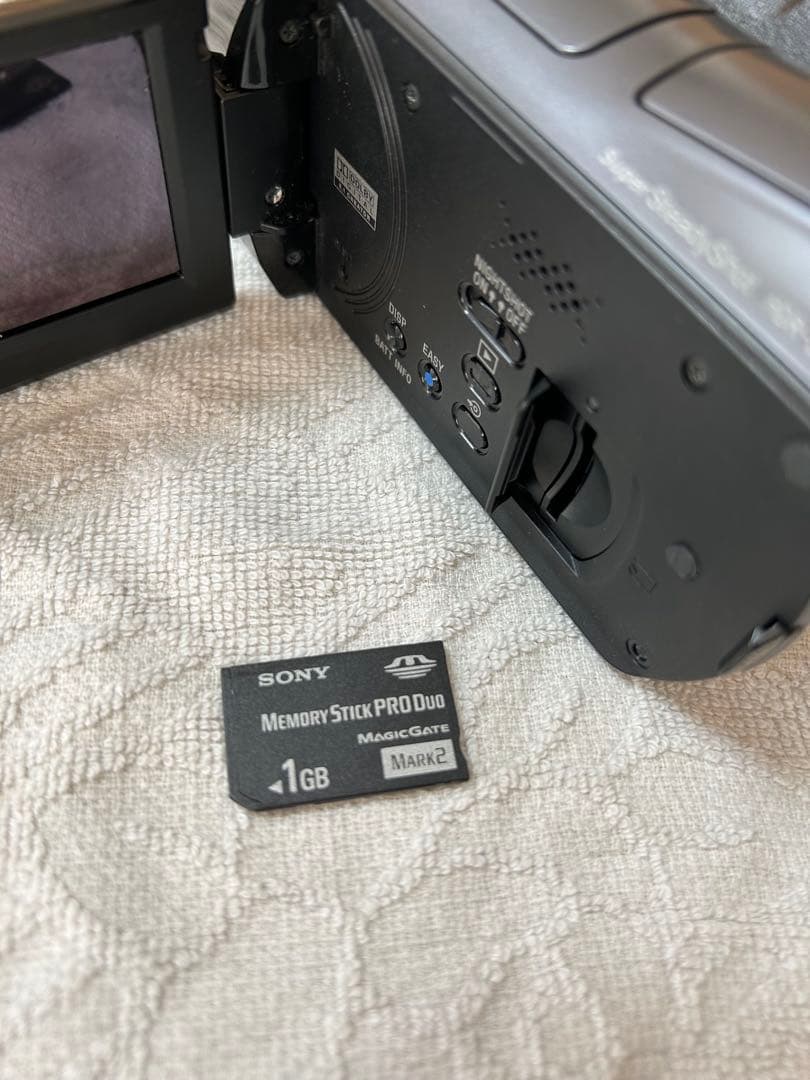 SONY デジタルHDビデオカメラレコーダー　HDR-SR12