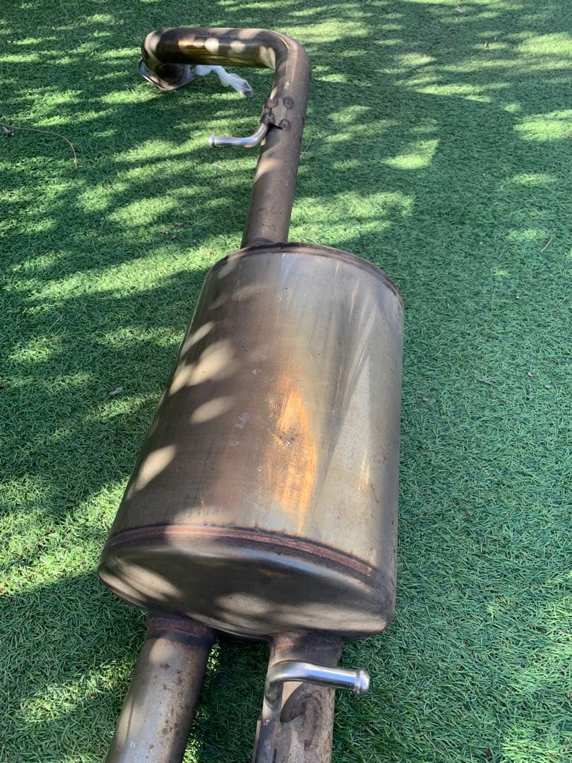 「緑のたぬき」プリウスα ガナドールマフラー