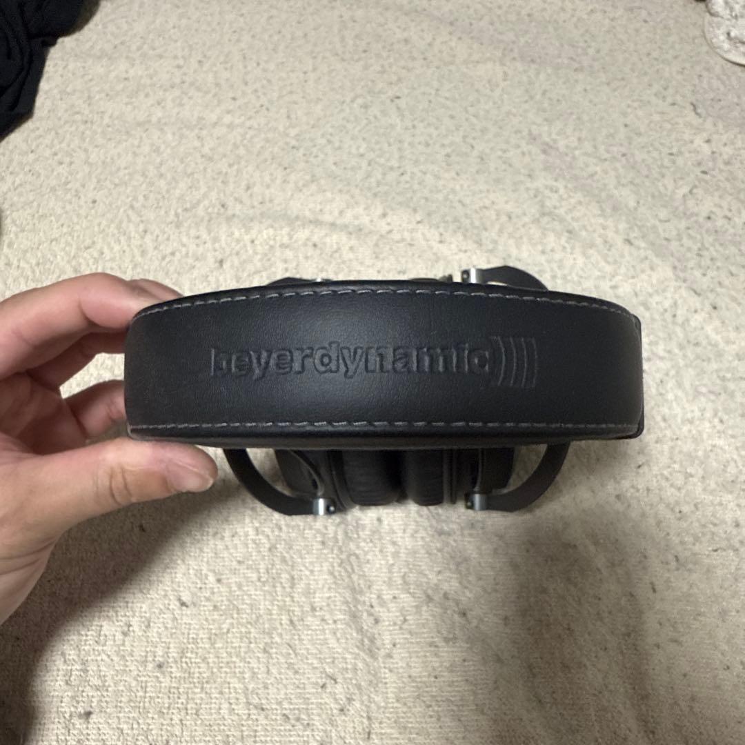 Teslaドライバー搭載密閉型モニターヘッドホン DT 1770 PRO