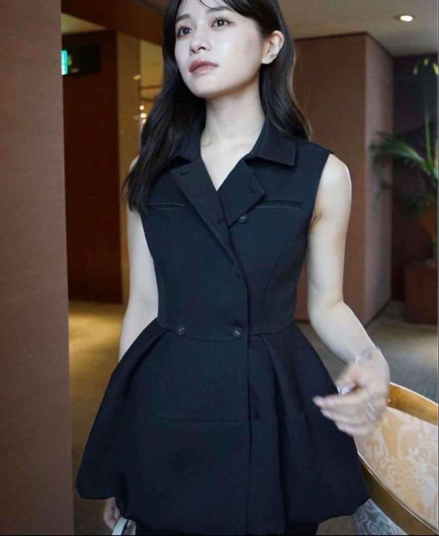 【新品タグ付き】LAUBEBLANC balloon peplum tops