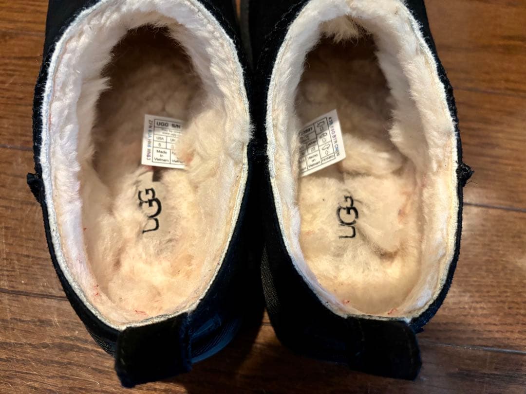 m*様 UGG クラシック マイクロ　ブラック　22cm スリッポン