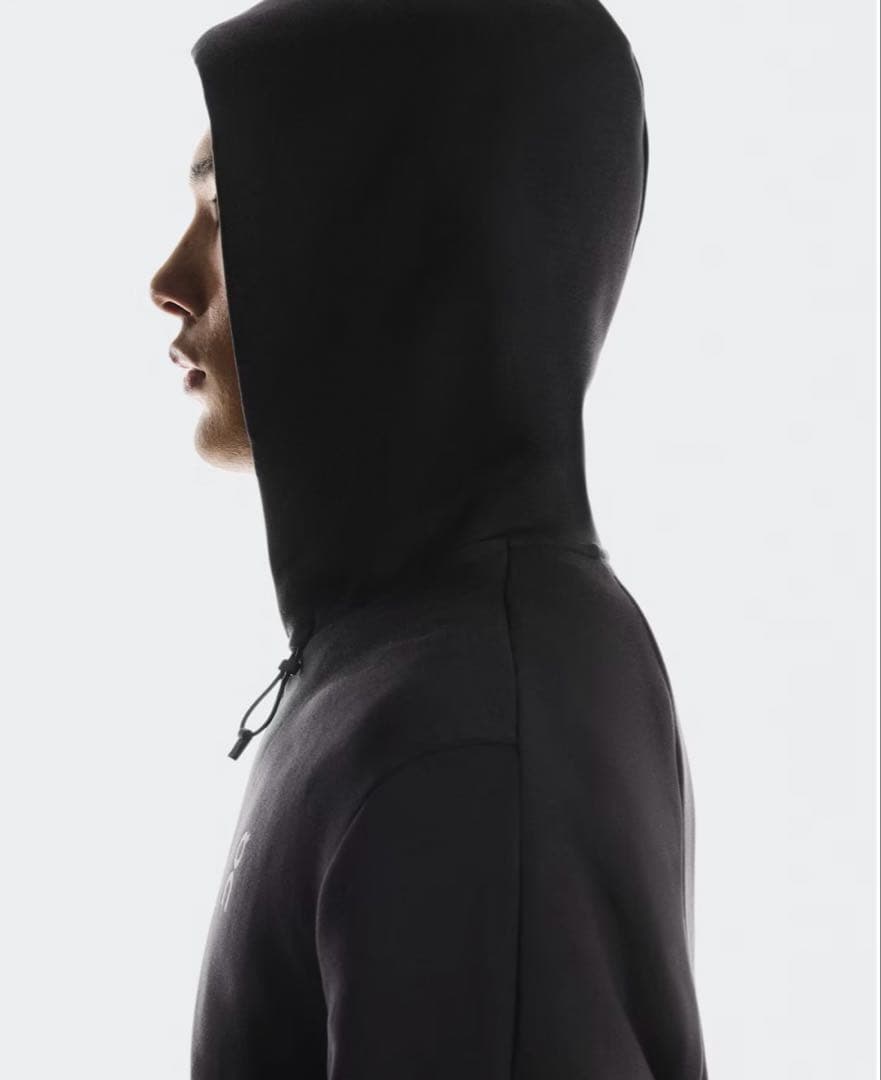 【美品】On Focus Tech Zip Hoodie