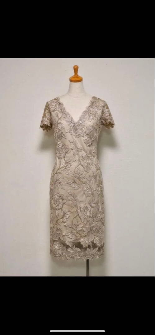 Tadashi Shoji 花柄刺繍 ベージュ ドレス