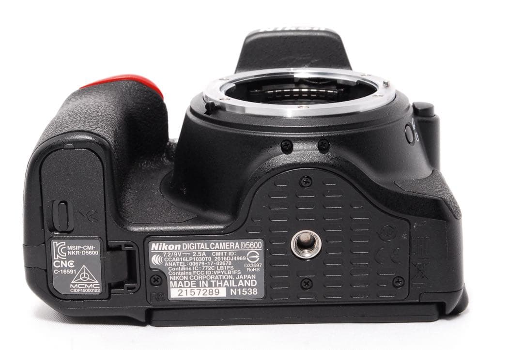 WiFiで楽々転送◆Nikon D5600◆一眼レフカメラ◆ショット数5710！