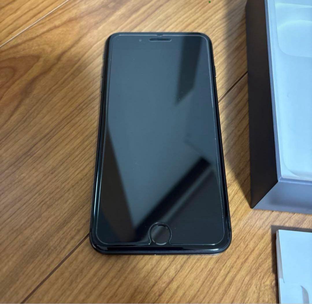 【美品】Apple iPhone 8 スペースグレー SIMフリー　本体箱付き