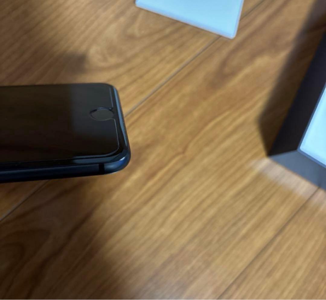 【美品】Apple iPhone 8 スペースグレー SIMフリー　本体箱付き